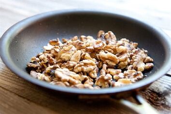 Walnuts increase testosterone levels in a man’s diet