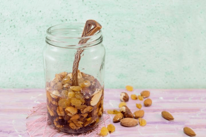 walnuts with honey for effect