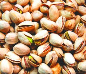 Pistachios are nuts that have a good effect on men's sweating.